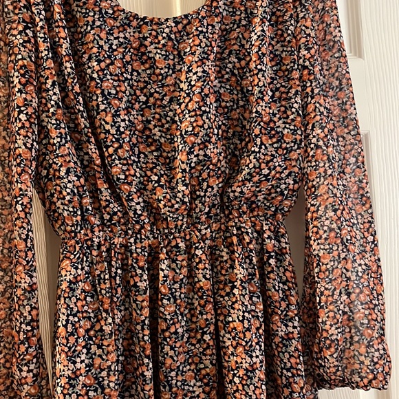 Adorable Floral Long Sleeved Dress - Picture 2 of 5